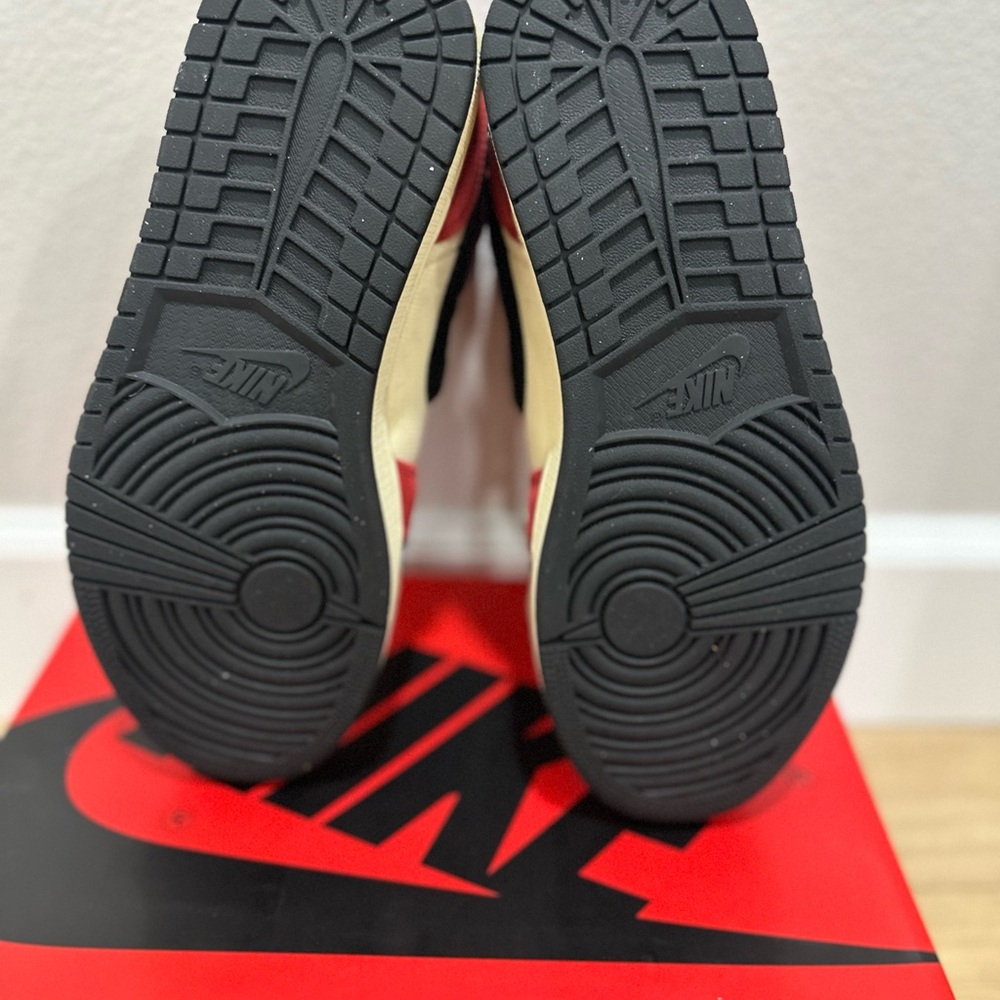Air Jordan 1 Mid SE FLRS NA Sneakers - Picture 5 of 11